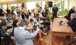 Coletiva de Imprensa
