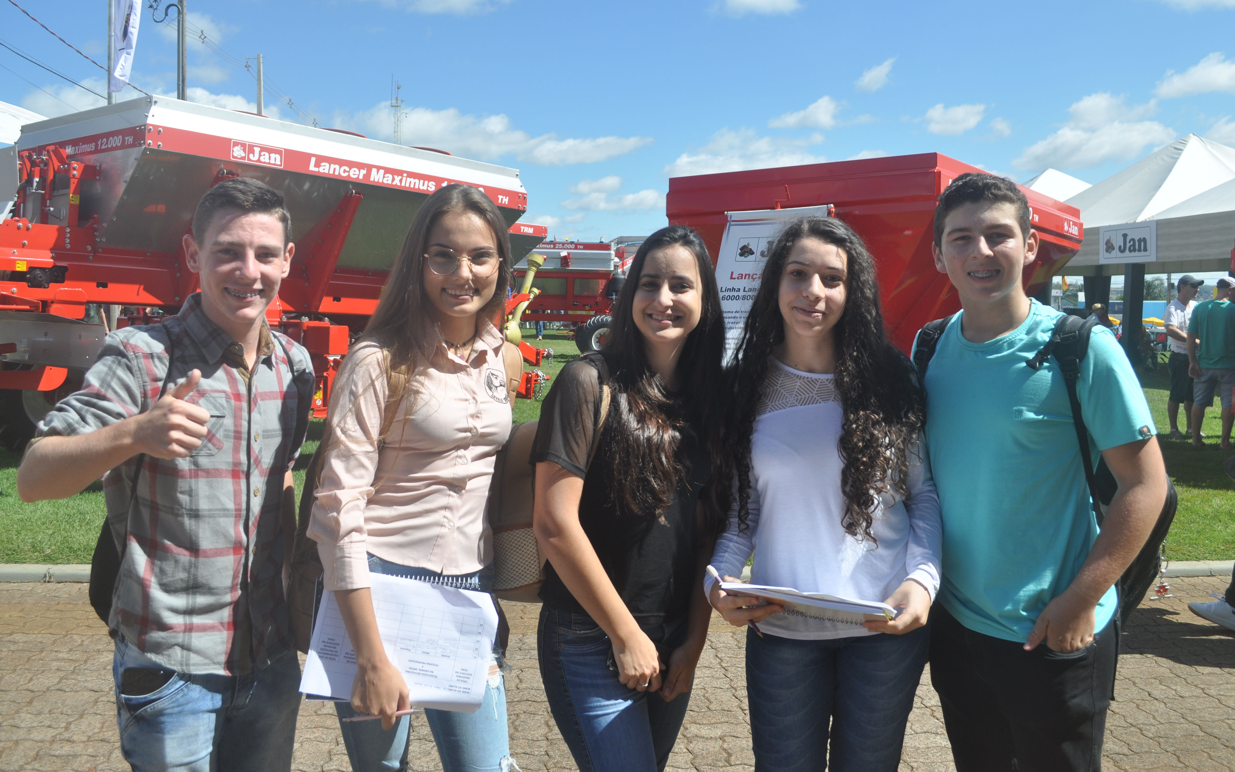 Estudantes buscam tecnologias na Expodireto