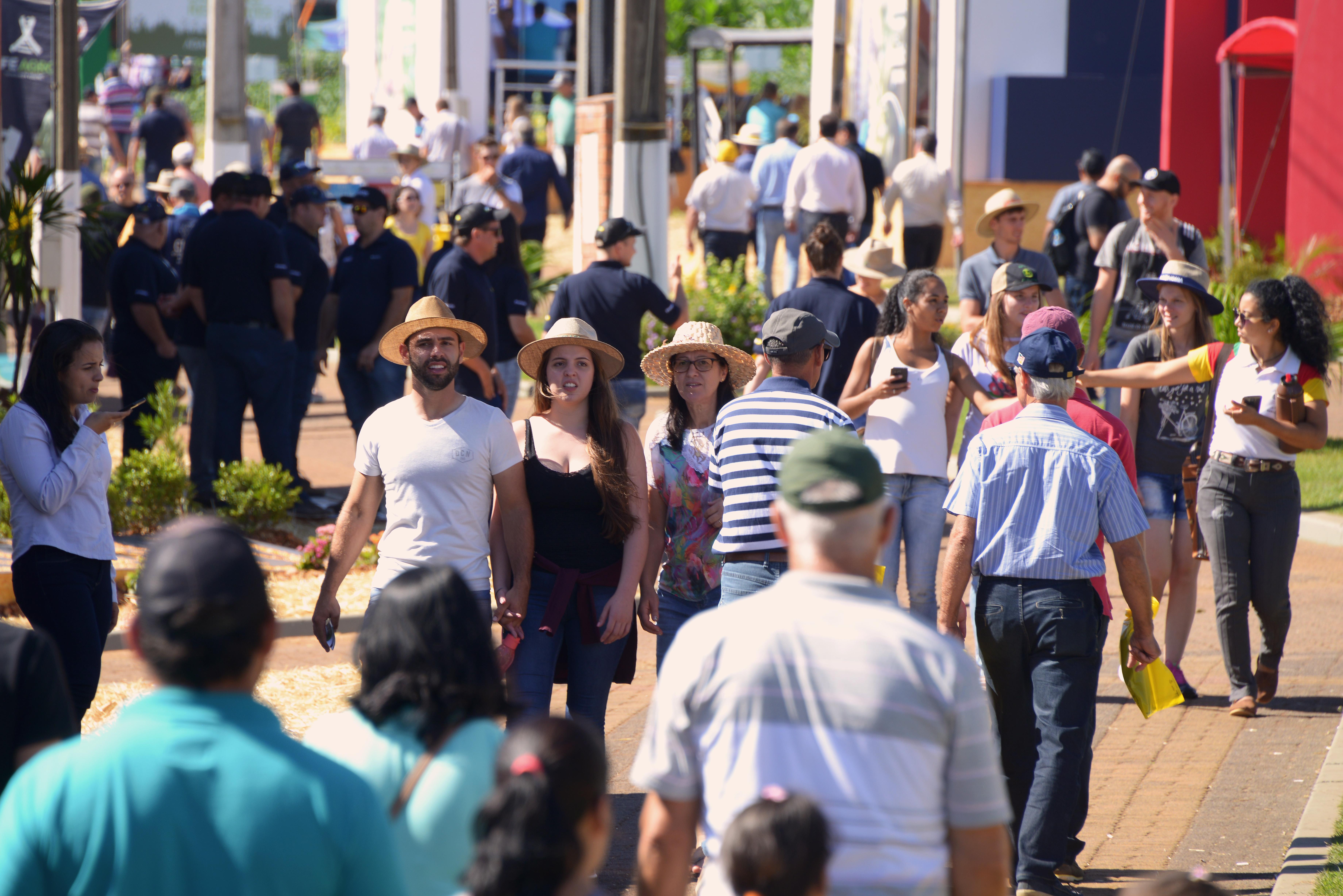 Quinta-feira de pblico recorde no Parque da Expodireto Cotrijal
