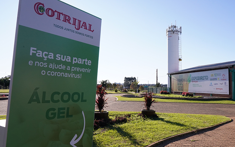Expodireto Cotrijal recebe totem de �lcool gel