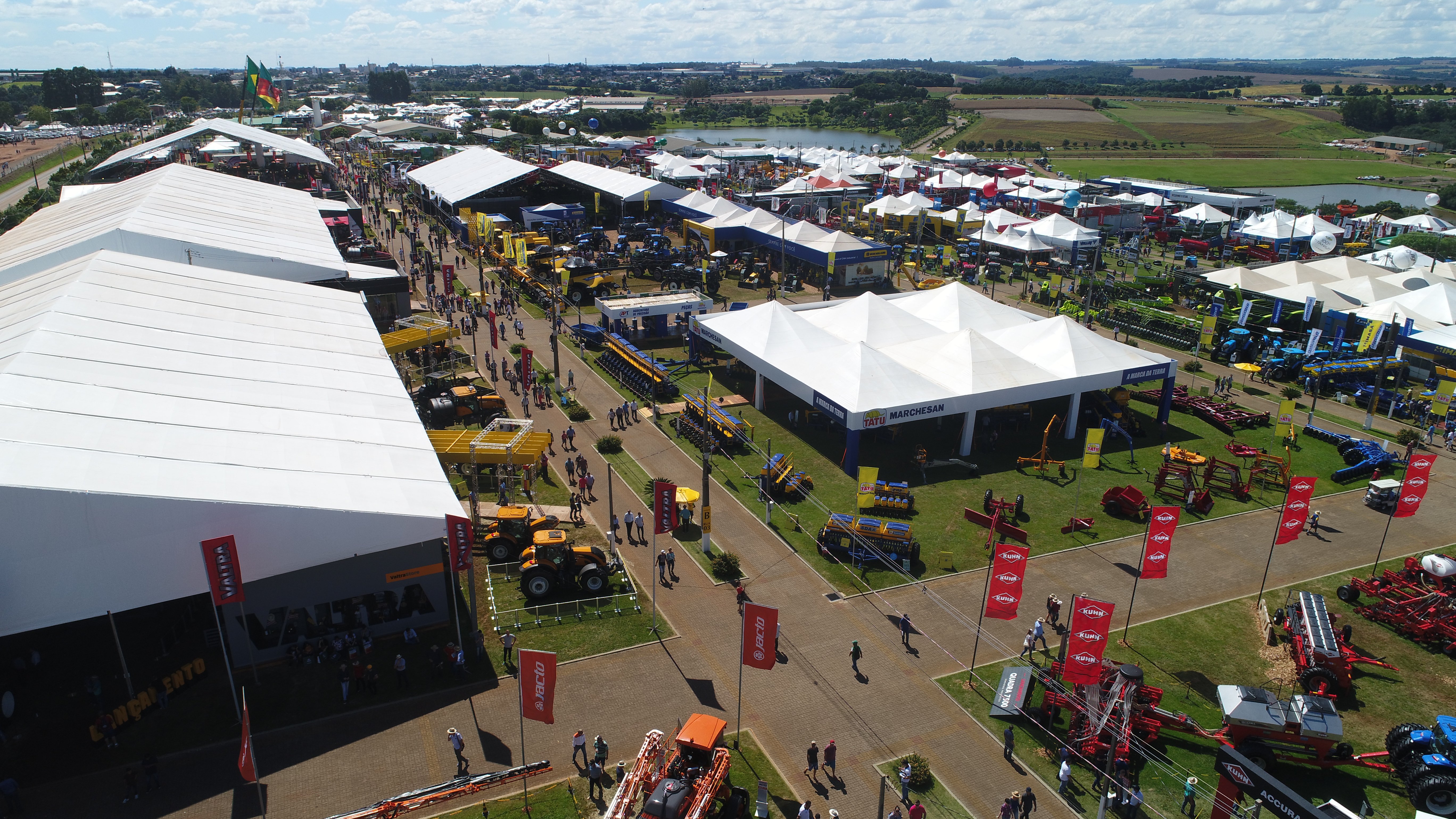 Tamanho n�o � documento no mercado de tratores da Expodireto