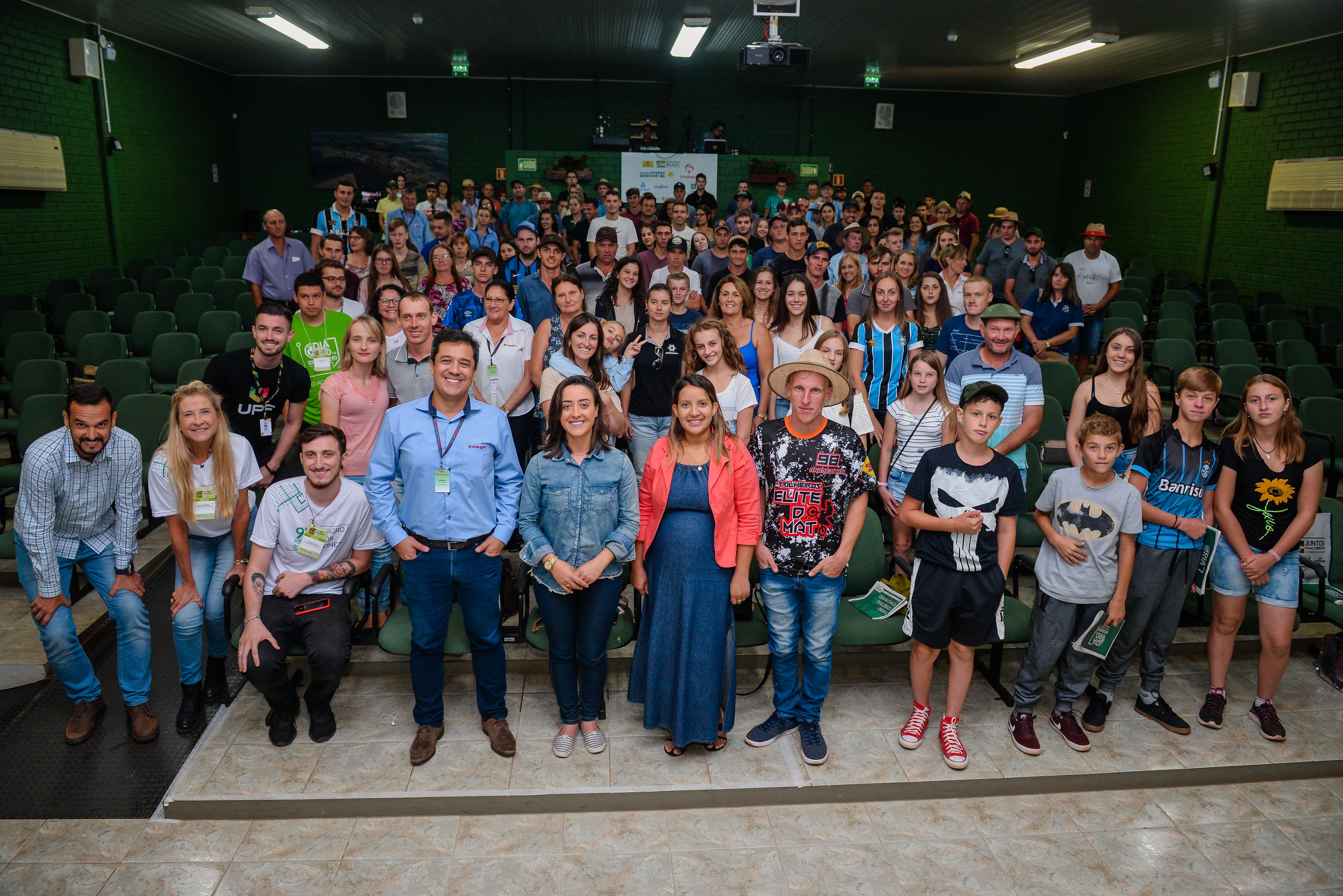 Frum para estimular jovens a permanecerem no campo