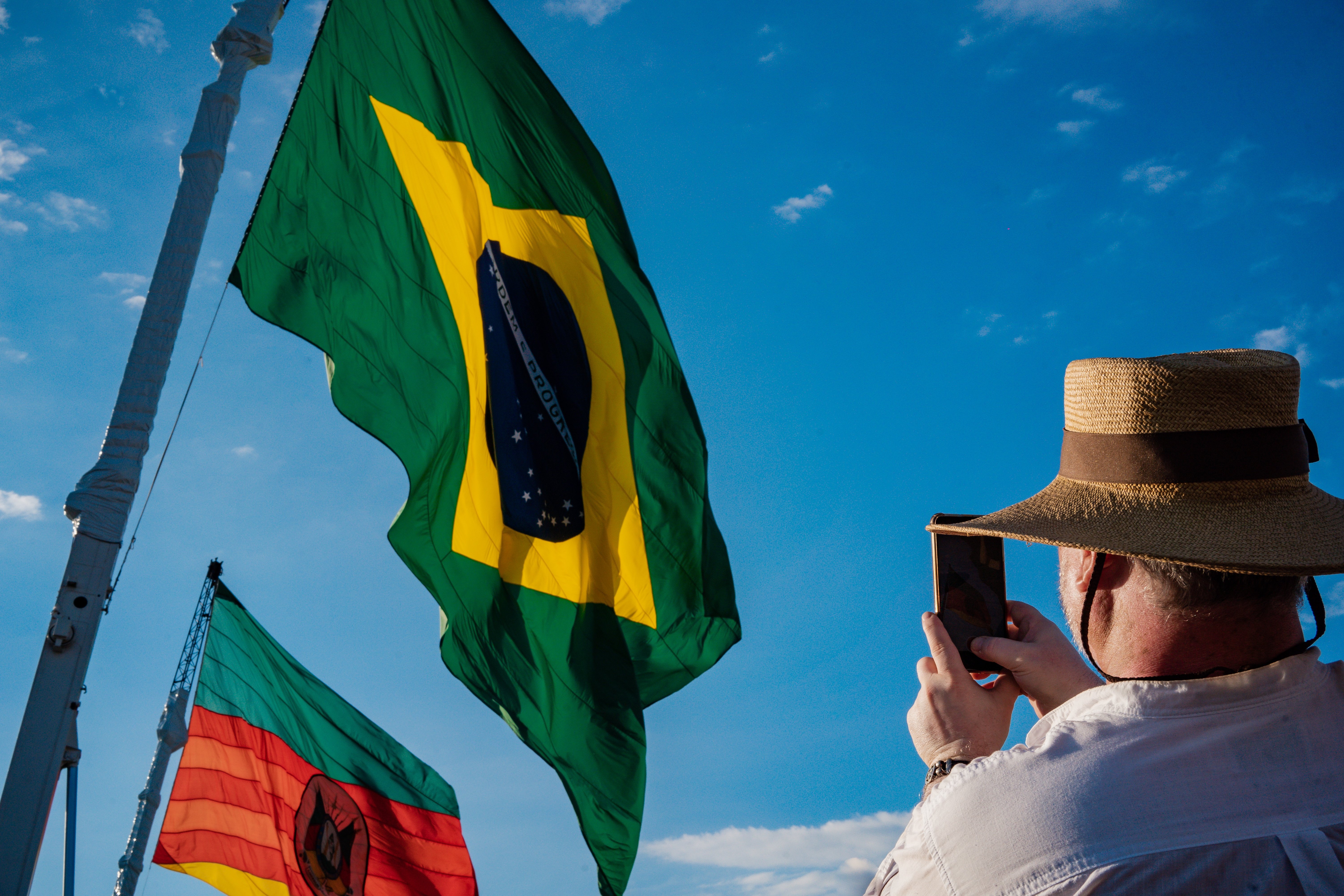 Bandeiras s�o um show � parte na Expodireto