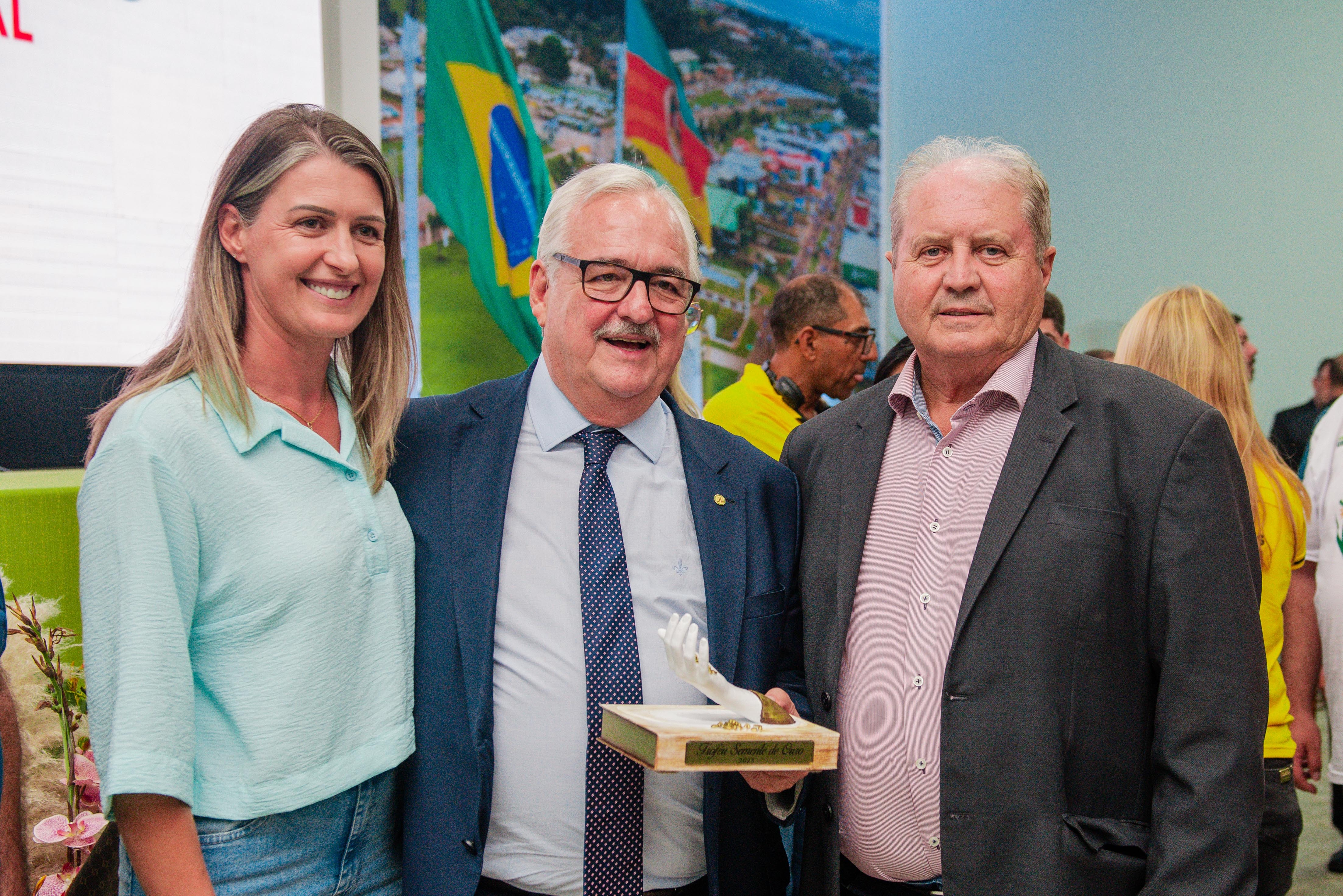 Trof�u Semente de Ouro destaca trajet�ria do deputado federal Pedro Westphalen