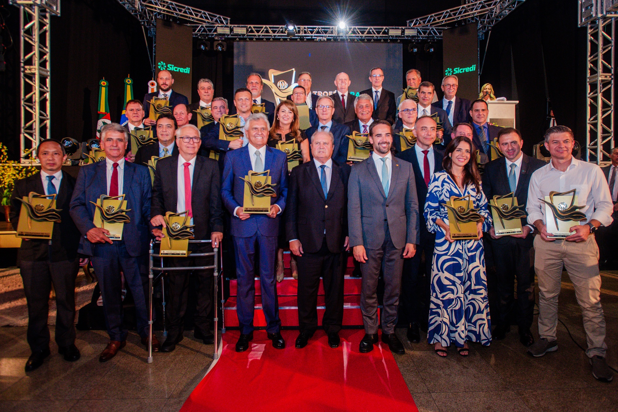 Trofu Brasil Expodireto homenageia lideranas do agronegcio brasileiro