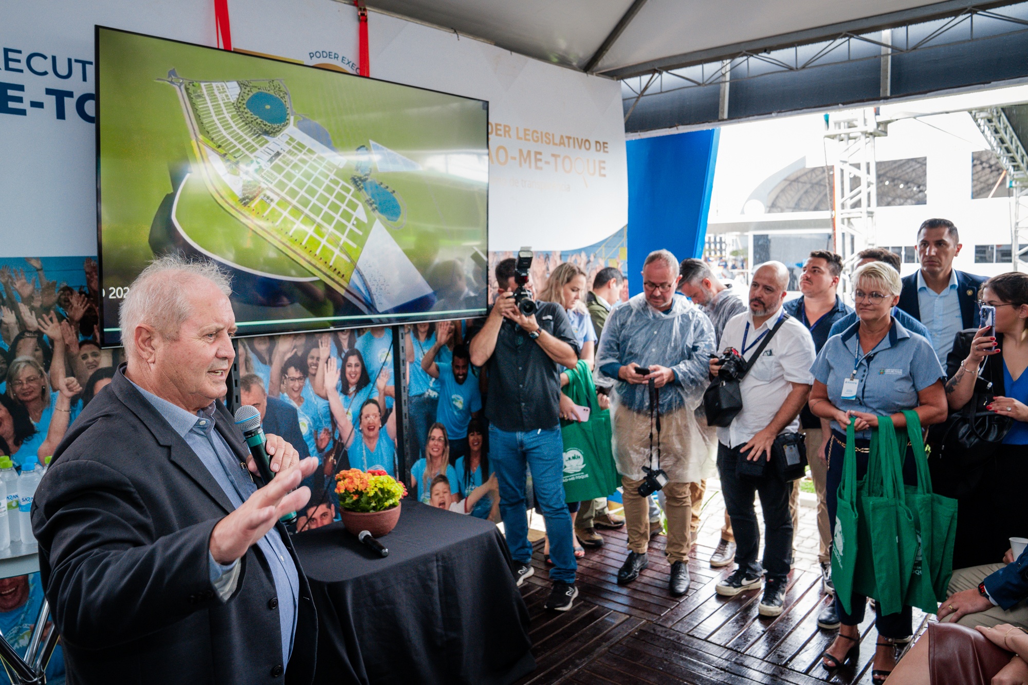 Cotrijal apresenta projeto de amplia��o do parque