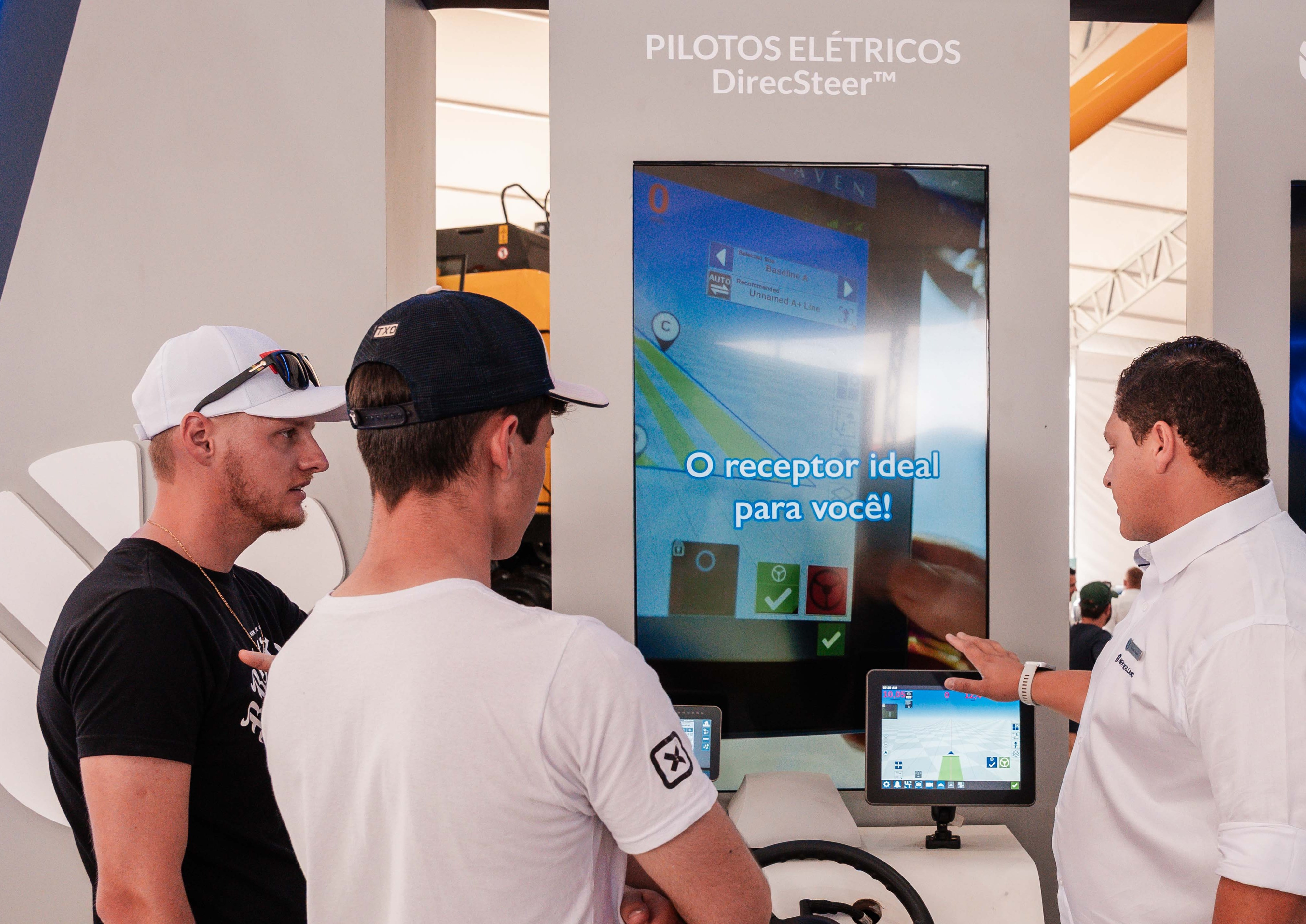 Indstrias trazem mquinas com tecnologias de ponta para atrair o produtor